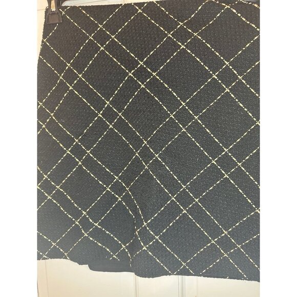Vince Camuto Black with Gold Metallic Diamond Pattern Pencil Skirt size 4 NWT - Picture 2 of 3